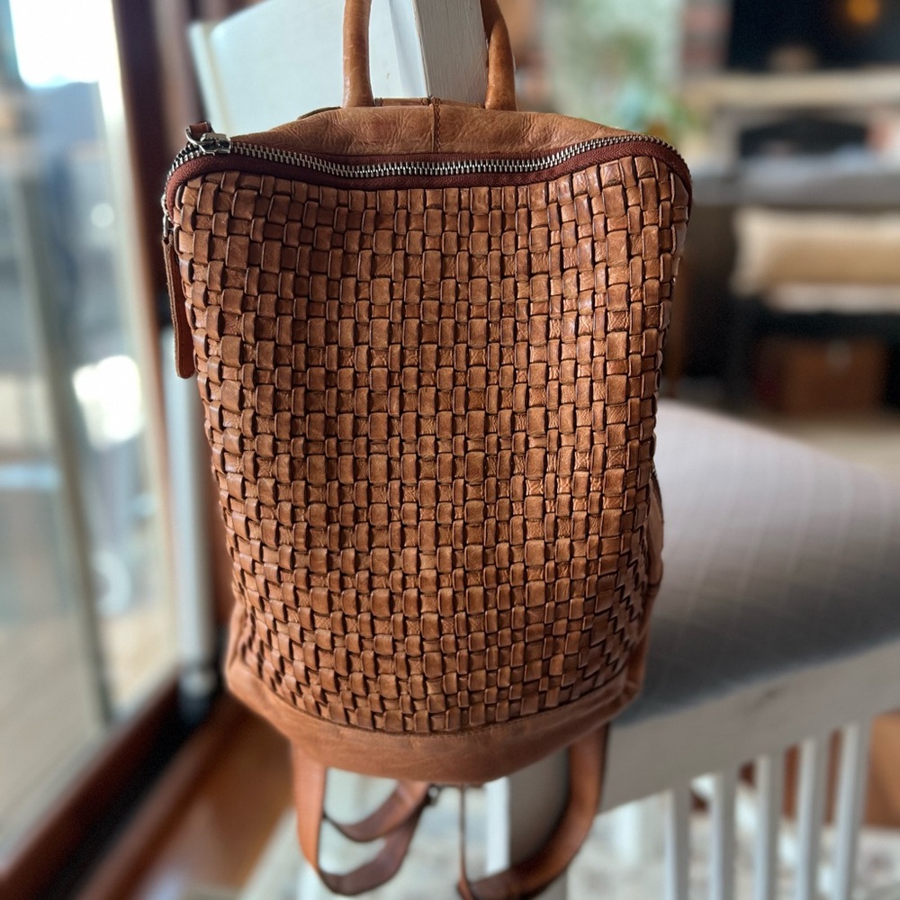 Vilenca Holland leather Woven Backpack 🤎